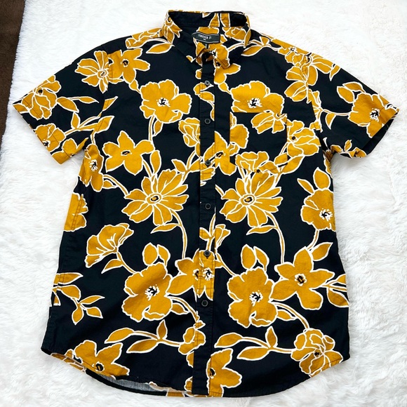 Men’s Forever 21 Floral Button Down Shirt - Picture 3 of 7